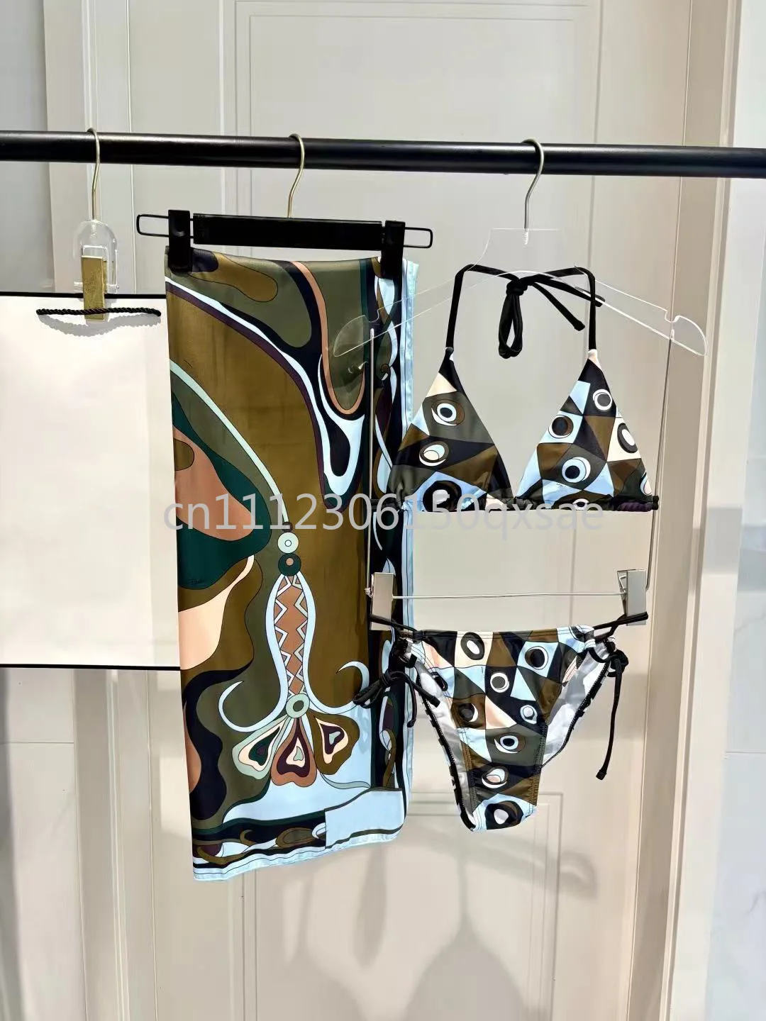 Luxury Design Women's Color Block Scarf Bikini Sets with Designer Signature Letter Logo Classic Brand Women's Swimsuits Swimwear
Luxury Design Women's Color Block Scarf Bikini Sets with Designer Signature Letter Logo Classic Brand Women's Swimsuits Swimwear