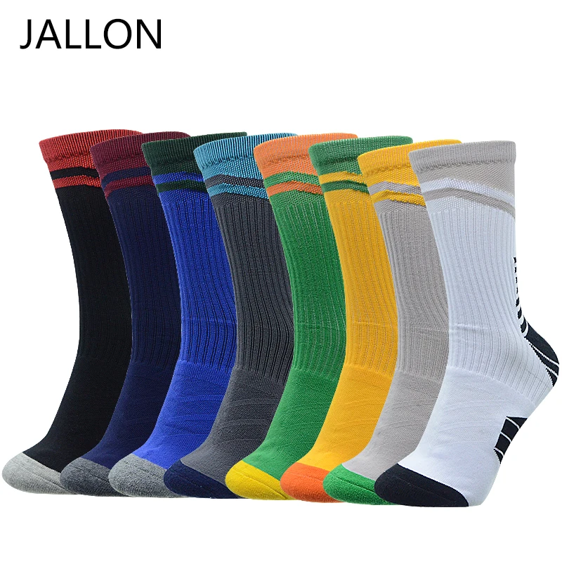 cotton-polyester blended sports socks can be worn on occasions such as basketball, football, tennis, badminton, etc.
cotton-polyester blended sports socks can be worn on occasions such as basketball, football, tennis, badminton, etc.