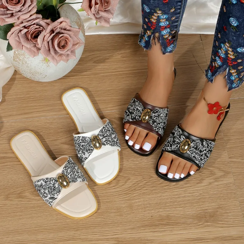 2026 New Metal Decor Bow Flat Soled Women's Slippers Summer Fashionable One Strap Anti Slip Casual Women Shoes Босоножки Женские
2026 New Metal Decor Bow Flat Soled Women's Slippers Summer Fashionable One Strap Anti Slip Casual Women Shoes Босоножки Женские