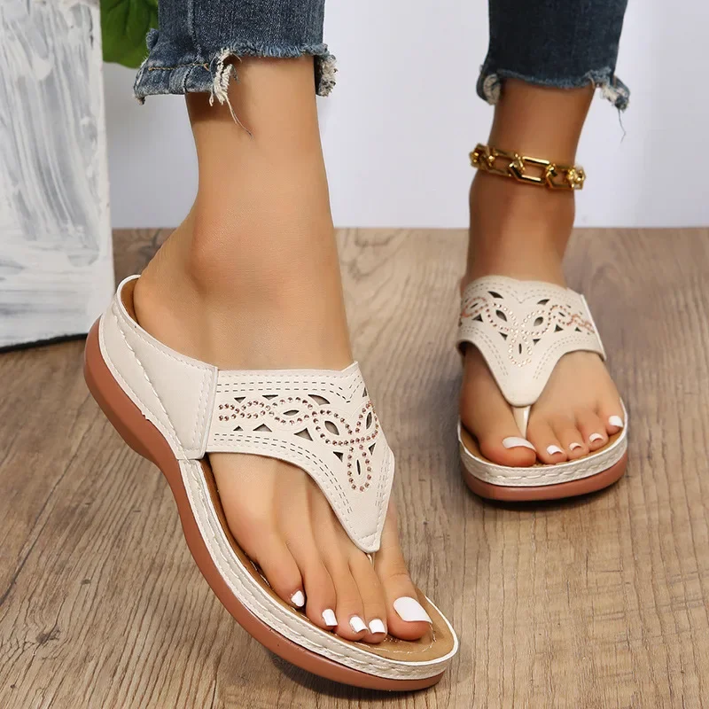 Clip Toe Slippers Women Wedge Women Sandals 2025 Summer Hollow Crystal Platform Slippers Low Heels Beach Shoes Woman Chanclas
Clip Toe Slippers Women Wedge Women Sandals 2025 Summer Hollow Crystal Platform Slippers Low Heels Beach Shoes Woman Chanclas