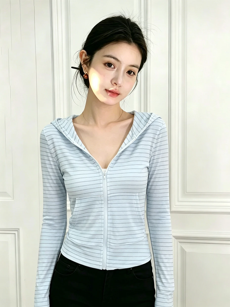 Casual Thin Zipper Hooded V-Neck Striped Women's Jacket Summer Slim Fit Short Length Sun Protection Open Cardigan Outerwear
Casual Thin Zipper Hooded V-Neck Striped Women's Jacket Summer Slim Fit Short Length Sun Protection Open Cardigan Outerwear