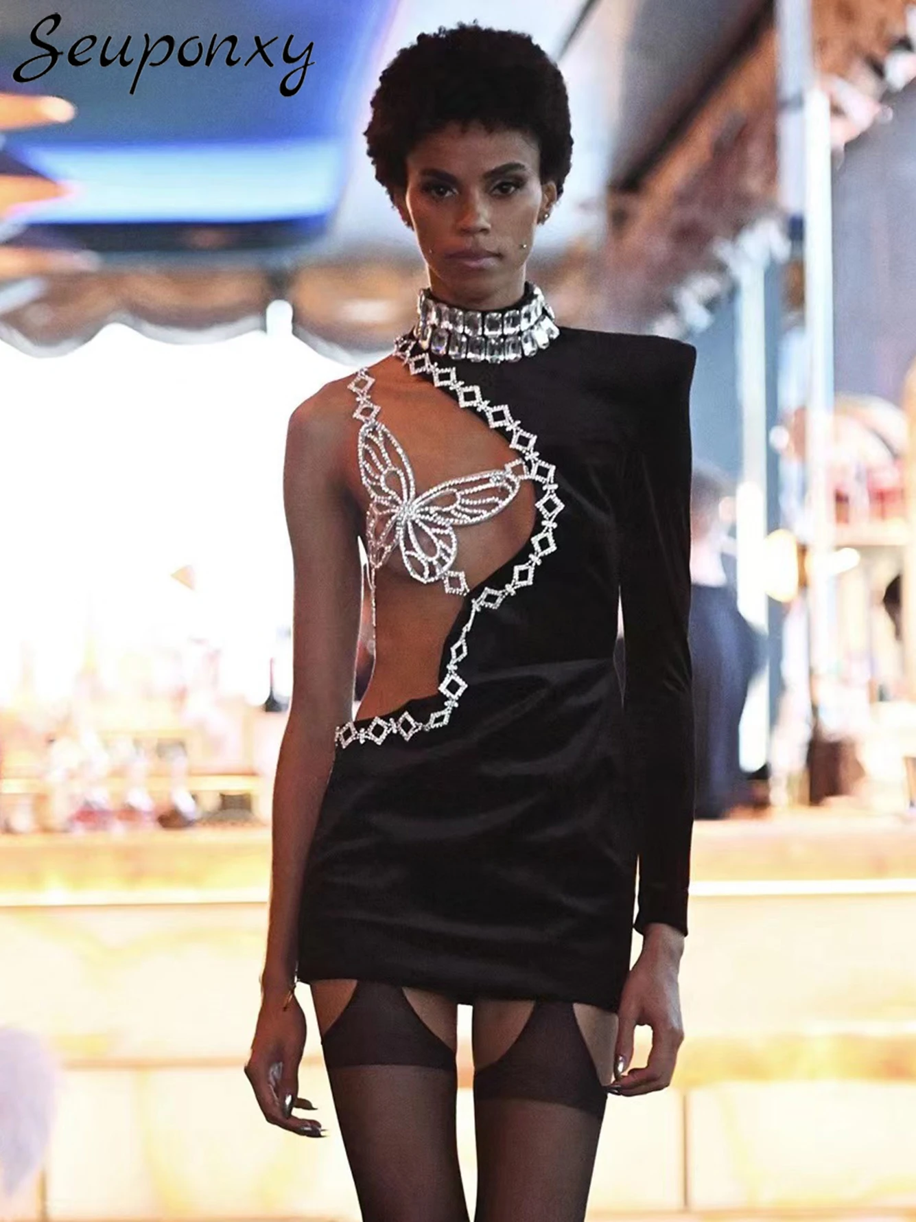 High Quality Women'S Black Mini Dress 2023 Sexy High Neck Long Sleeved Mesh Patchwork Diamond Velvet Luxurious Party Dress
High Quality Women'S Black Mini Dress 2023 Sexy High Neck Long Sleeved Mesh Patchwork Diamond Velvet Luxurious Party Dress