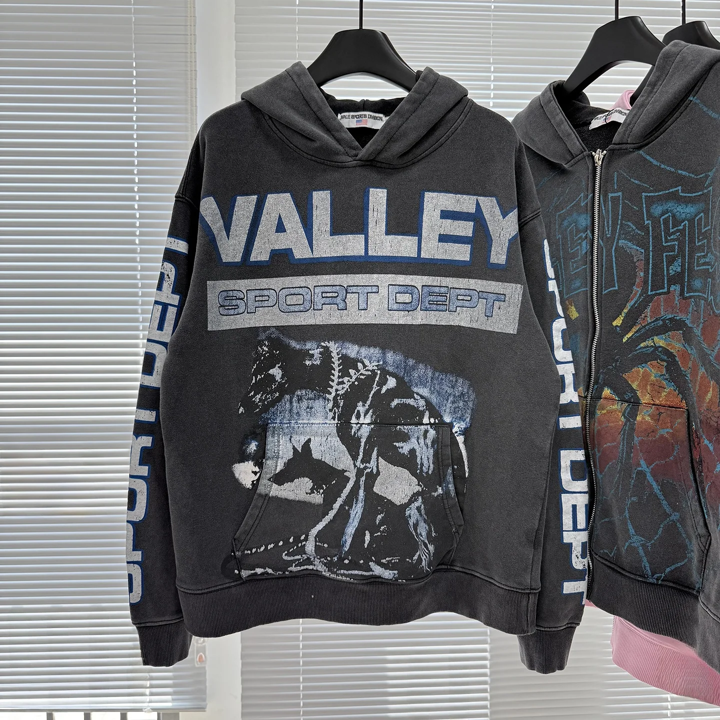 Мужская толстовка Waed в винтажном американском стиле с принтом-надписью, повседневная уличная одежда, утепленная, комфортная, с длинными рукавами
Мужская толстовка Waed в винтажном американском стиле с принтом-надписью, повседневная уличная одежда, утепленная, комфортная, с длинными рукавами