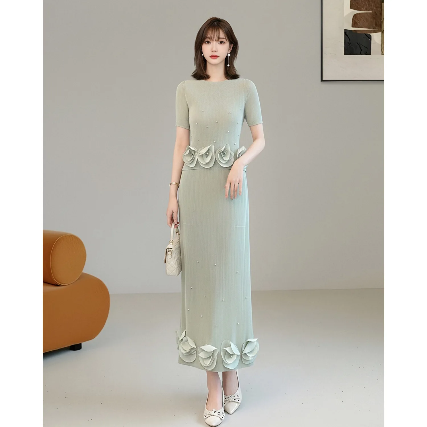 Miyake Pleated Women's Casual Suit 2026 New Summer Elegant Style Three-dimensional Floral Top and Long Skirt Two-piece Set
Miyake Pleated Women's Casual Suit 2026 New Summer Elegant Style Three-dimensional Floral Top and Long Skirt Two-piece Set