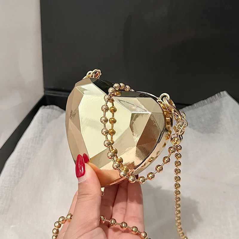 Высококласс и модно! Женская глянцевая сумка Love Chain 2025 — мини, портативная, для ужина/даты
Высококласс и модно! Женская глянцевая сумка Love Chain 2025 — мини, портативная, для ужина/даты