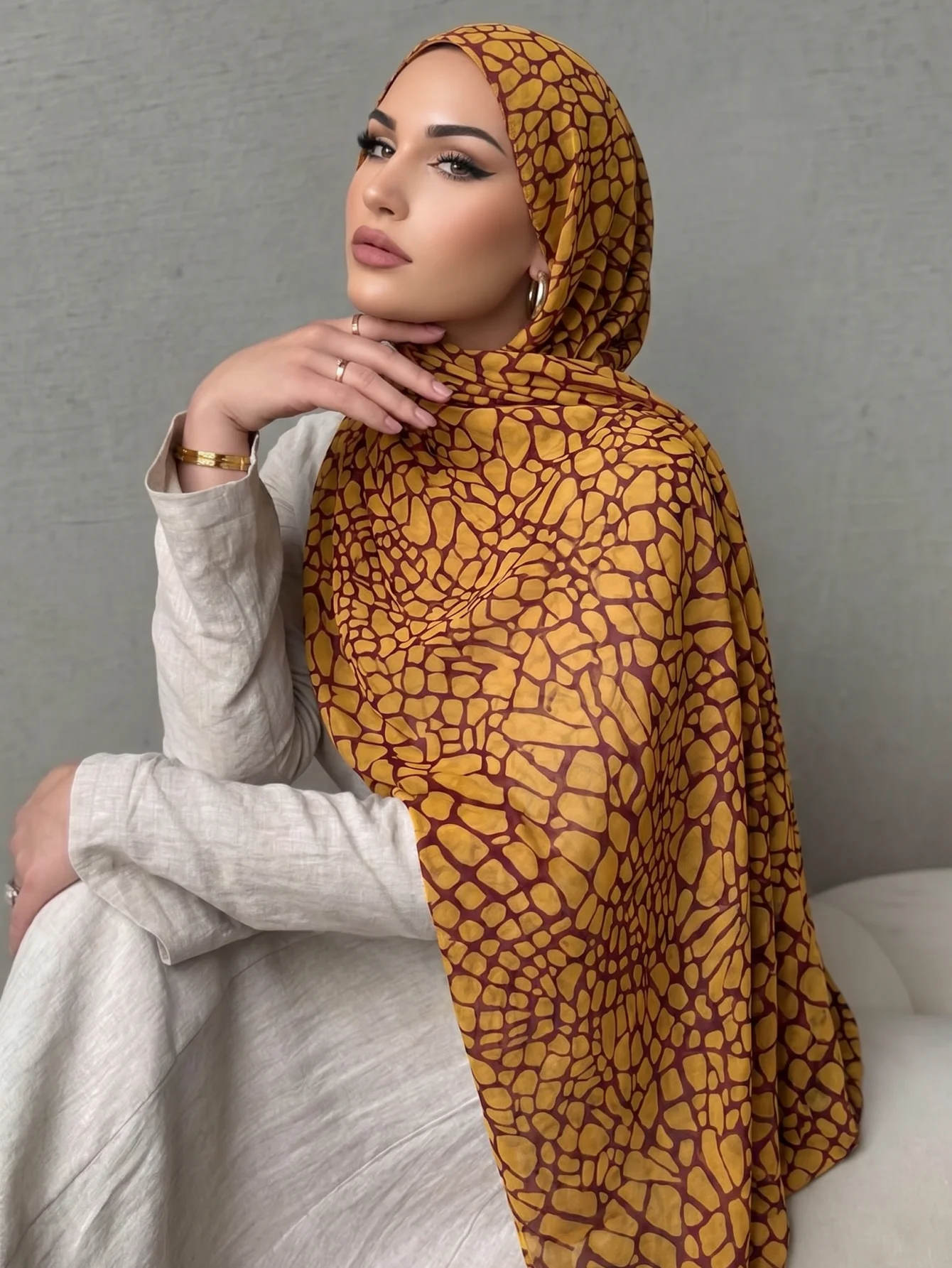 2026 Women's Watercolor Hijab Scarf Bandana Headband Vintage Luxury Beach 180cm Long Handkerchief Bohemia Muslim Accessories
2026 Women's Watercolor Hijab Scarf Bandana Headband Vintage Luxury Beach 180cm Long Handkerchief Bohemia Muslim Accessories