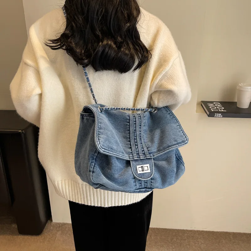 Durable denim flip-top women's crossbody bag, retro chain single-shoulder bag, simple commuting large-capacity tote bag
Durable denim flip-top women's crossbody bag, retro chain single-shoulder bag, simple commuting large-capacity tote bag