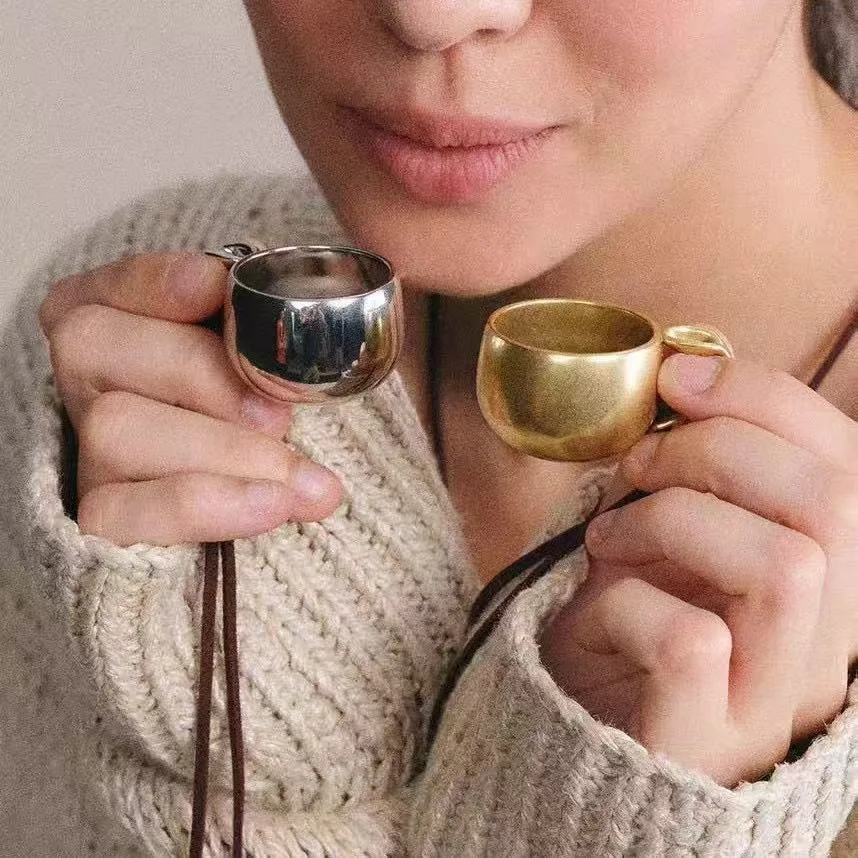 2025 New Fashionable Classic Korean Blogger Cup Retro Personalized Pendant Fashionable Heavy Industry Sweater Necklace Party 
2025 New Fashionable Classic Korean Blogger Cup Retro Personalized Pendant Fashionable Heavy Industry Sweater Necklace Party