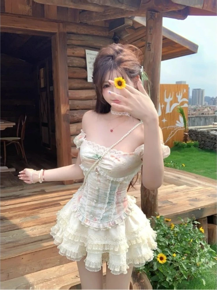 Sweet Floral Square Collar Patchwork Lace Top for Women+ Summer Ruched High Waist A-line Skirts 2025 New Two Piece Sets
Sweet Floral Square Collar Patchwork Lace Top for Women+ Summer Ruched High Waist A-line Skirts 2025 New Two Piece Sets