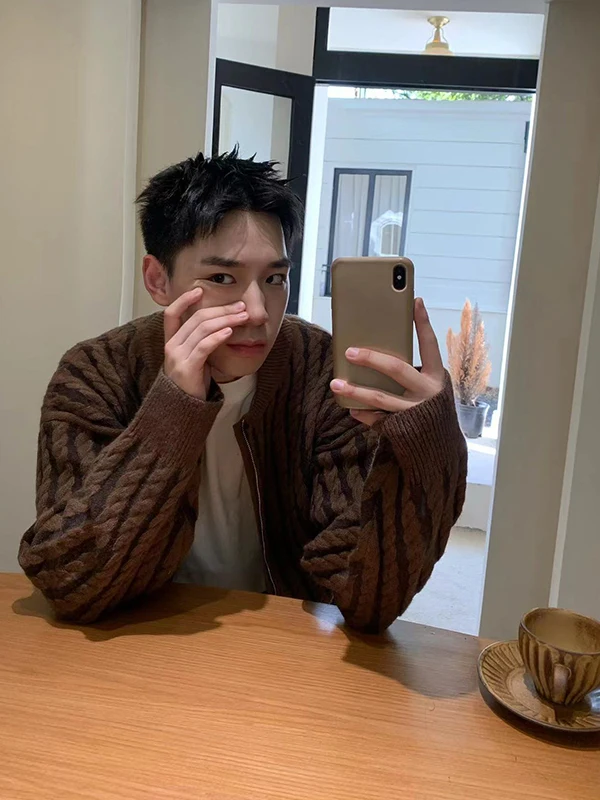 Модный мужской вязаный свитер с двойной молнией и полосками для осенне-зимней повседневной одежды из полиэфирного волокна круглый Ne
Модный мужской вязаный свитер с двойной молнией и полосками для осенне-зимней повседневной одежды из полиэфирного волокна круглый Ne