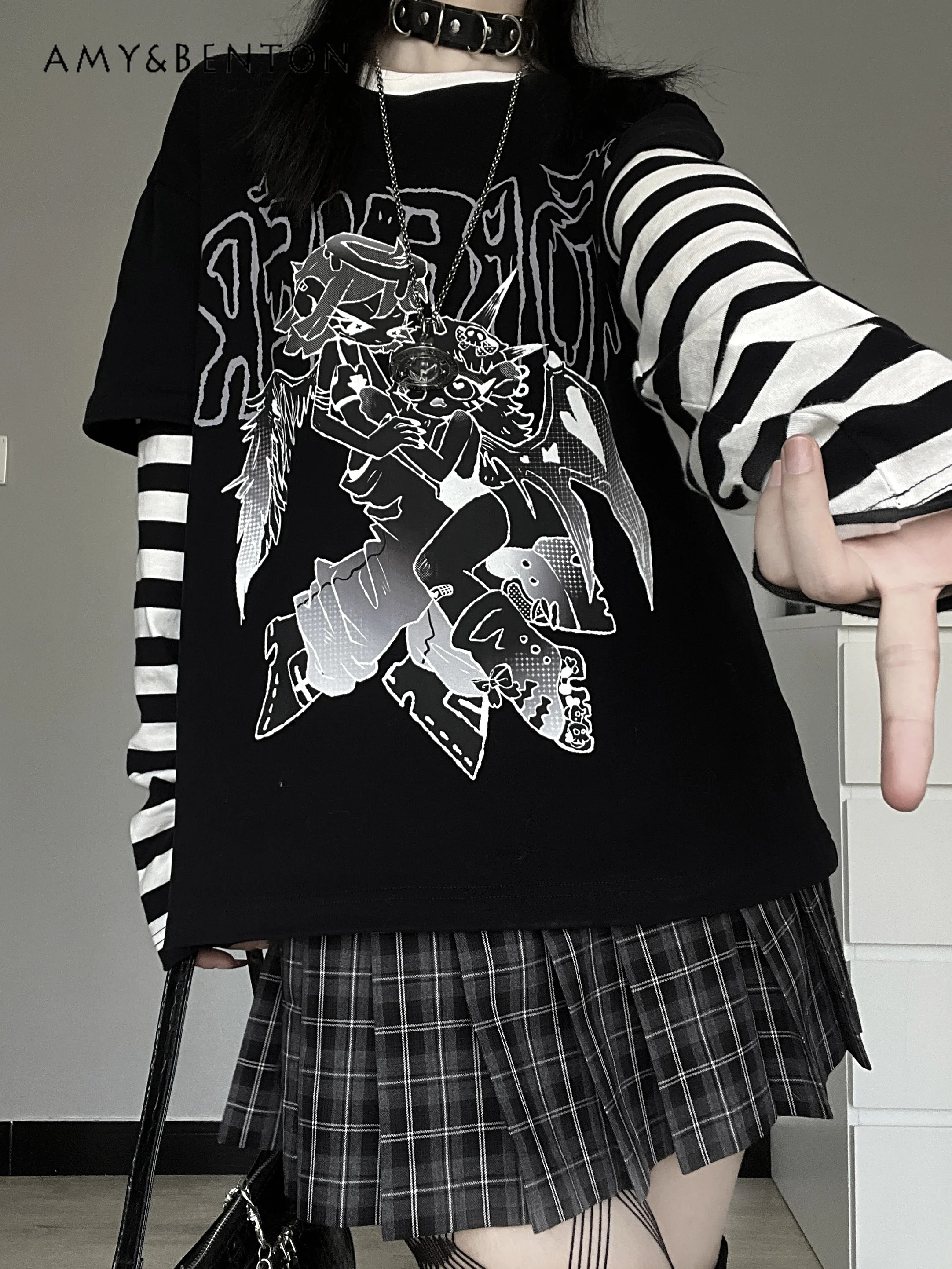 Subculture Punk Two-dimensional Animation Printing Striped Splicing Sleeve Fake Two-piece Long-sleeved Gothic Oversized T Shirt
Subculture Punk Two-dimensional Animation Printing Striped Splicing Sleeve Fake Two-piece Long-sleeved Gothic Oversized T Shirt