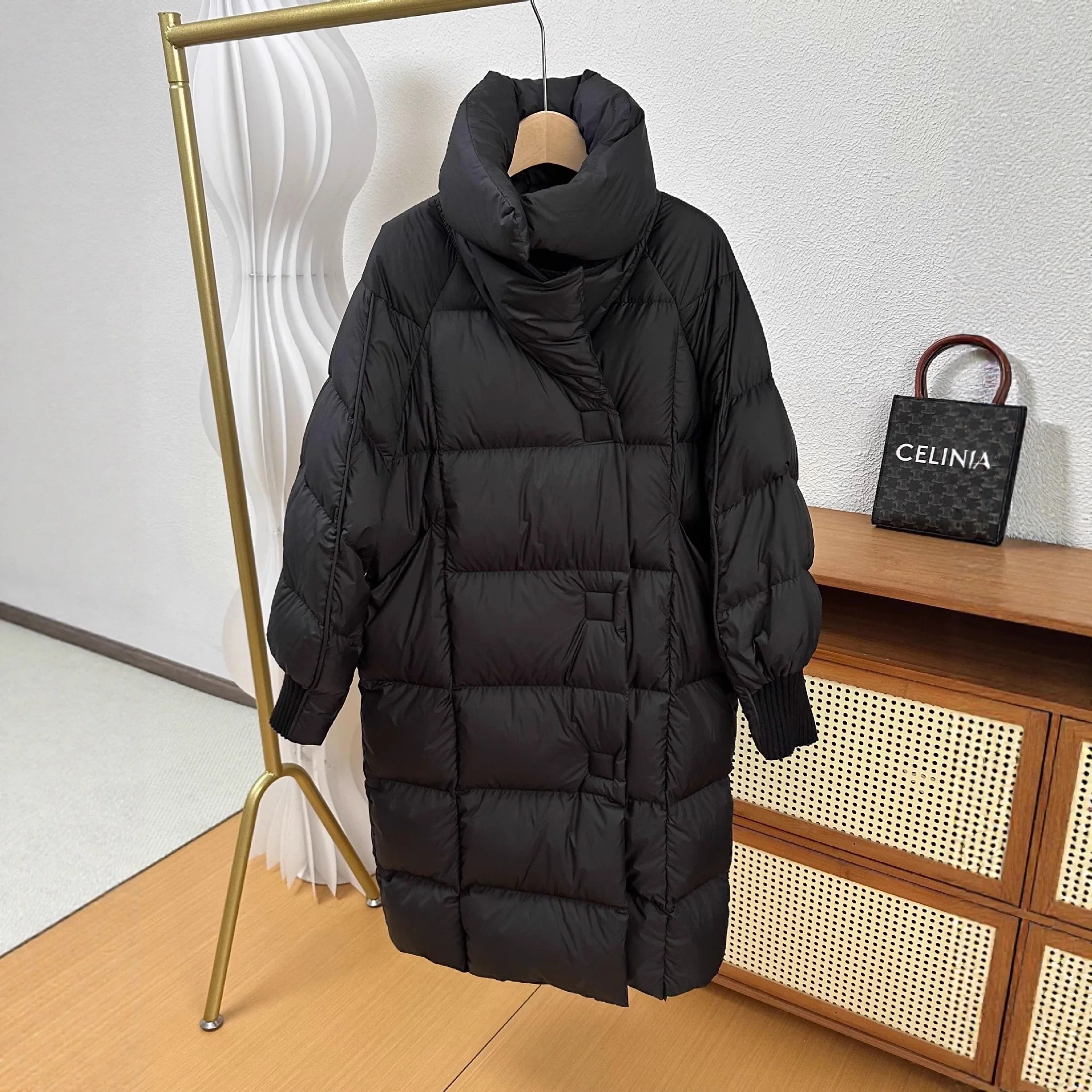 Women's Winter Knee-Length Down Cotton Coat Solid Stand Collar Zipper Thermal Cotton Overcoat Casual Minimalist Thick Warm Coat
Women's Winter Knee-Length Down Cotton Coat Solid Stand Collar Zipper Thermal Cotton Overcoat Casual Minimalist Thick Warm Coat