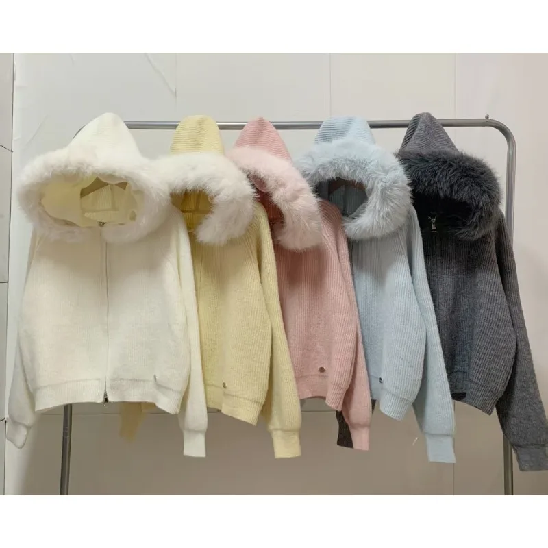 Вязаный кардиган с капюшоном и съемным большим меховым воротником, мягкий свитер-жакет для женщин
Вязаный кардиган с капюшоном и съемным большим меховым воротником, мягкий свитер-жакет для женщин