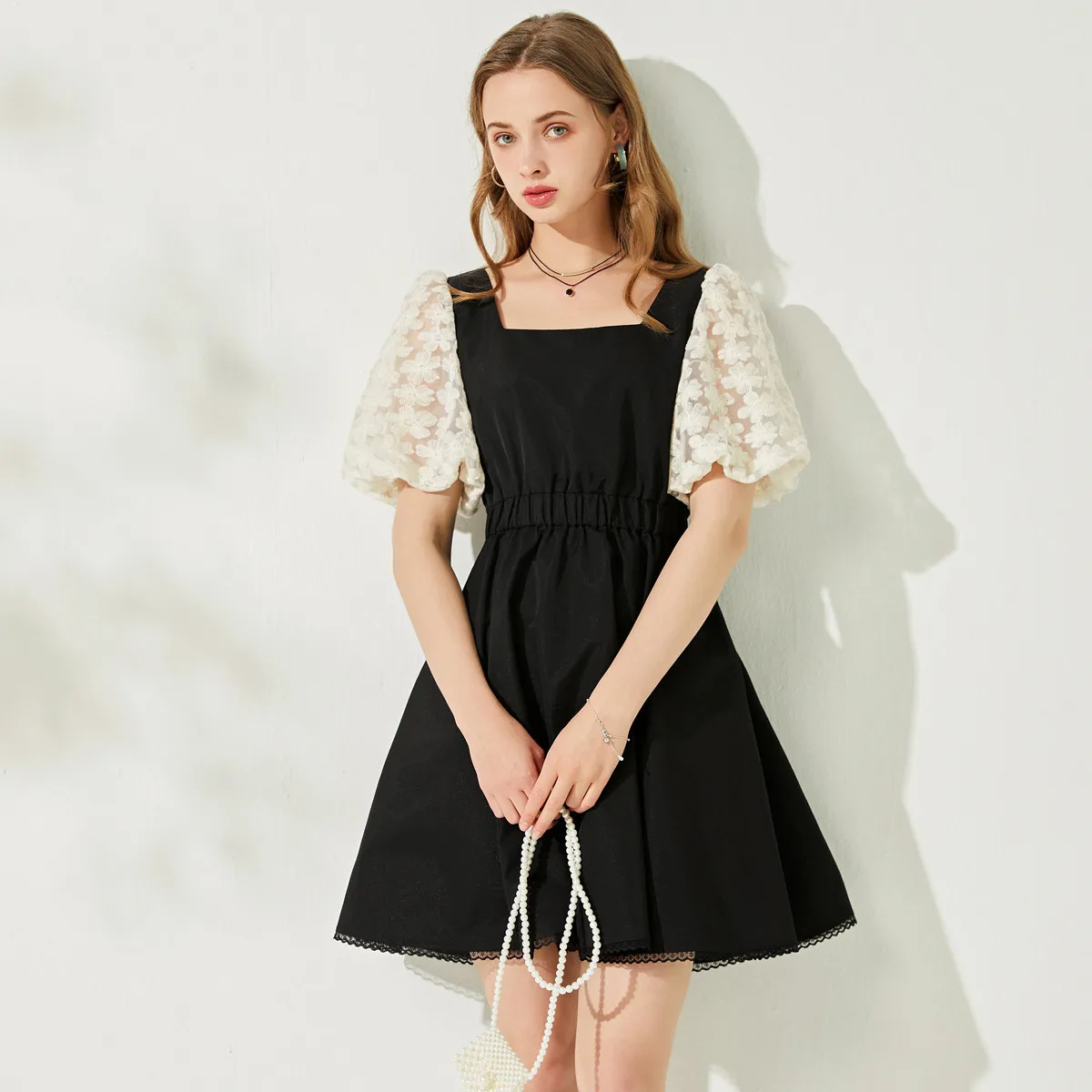 Spring and Summer Embroidered Lace Retro Square-necked Dress for Women with WaisLA25511Xt-Slimming Design
Spring and Summer Embroidered Lace Retro Square-necked Dress for Women with WaisLA25511Xt-Slimming Design