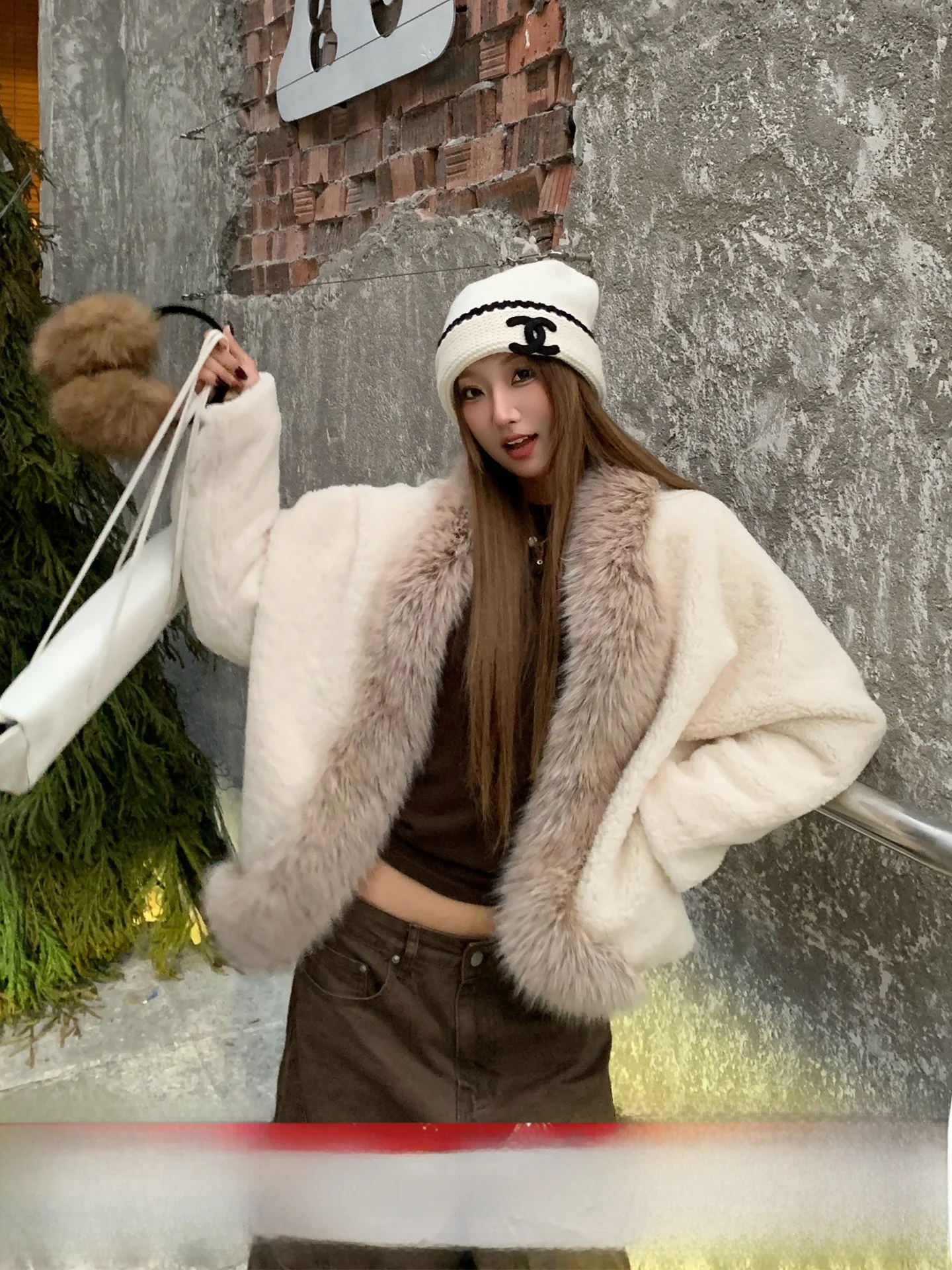 Ladies' Lamb Fur Jaet Lazy Sle Coat Women's plus Size Polyester Fiber Long Sve Slimming Casual Faion Winter Outerwear
Ladies' Lamb Fur Jaet Lazy Sle Coat Women's plus Size Polyester Fiber Long Sve Slimming Casual Faion Winter Outerwear