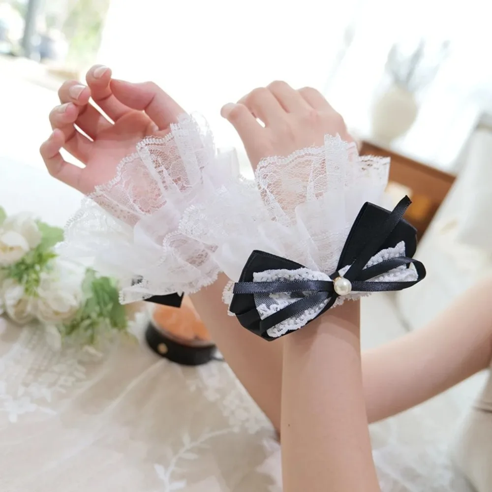 Sweet White Lace Cuff Pearl Bow Detachable Fake Cuff Lolita Cuff Cosplay Ornament
Sweet White Lace Cuff Pearl Bow Detachable Fake Cuff Lolita Cuff Cosplay Ornament