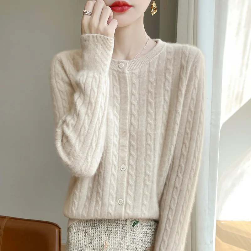 Elegant Color round Neck Twisted Sweater Coat Women's Short Style Knitted Top Inner Wear Autumn Winter Lazy Fashion
Elegant Color round Neck Twisted Sweater Coat Women's Short Style Knitted Top Inner Wear Autumn Winter Lazy Fashion