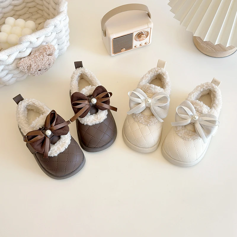 Winter Children's Shoes Warm Outdoor Girls Fashion Princess Plush Shoes with Bowknot Soft Bottom Kids Causal Cotton Shoes Beige
Winter Children's Shoes Warm Outdoor Girls Fashion Princess Plush Shoes with Bowknot Soft Bottom Kids Causal Cotton Shoes Beige