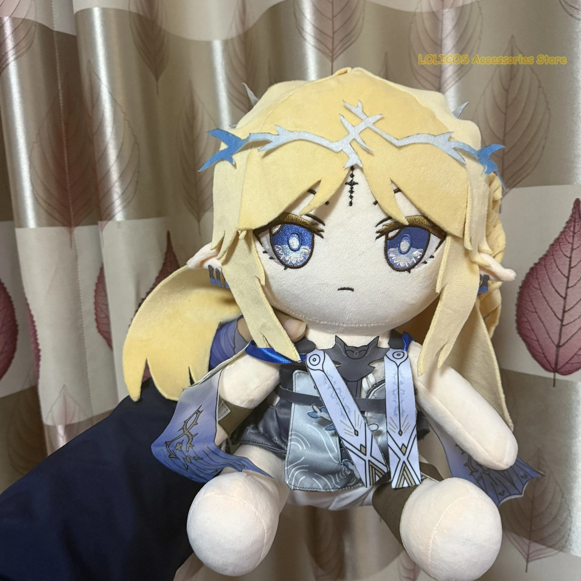 Game Role Cartethyia Wuthering Waves Cute Fumo Sitting Model Throw Pillow 30cm Anime Doujin Cartoon Kawaii Cosplay Xmas Gifts
Game Role Cartethyia Wuthering Waves Cute Fumo Sitting Model Throw Pillow 30cm Anime Doujin Cartoon Kawaii Cosplay Xmas Gifts