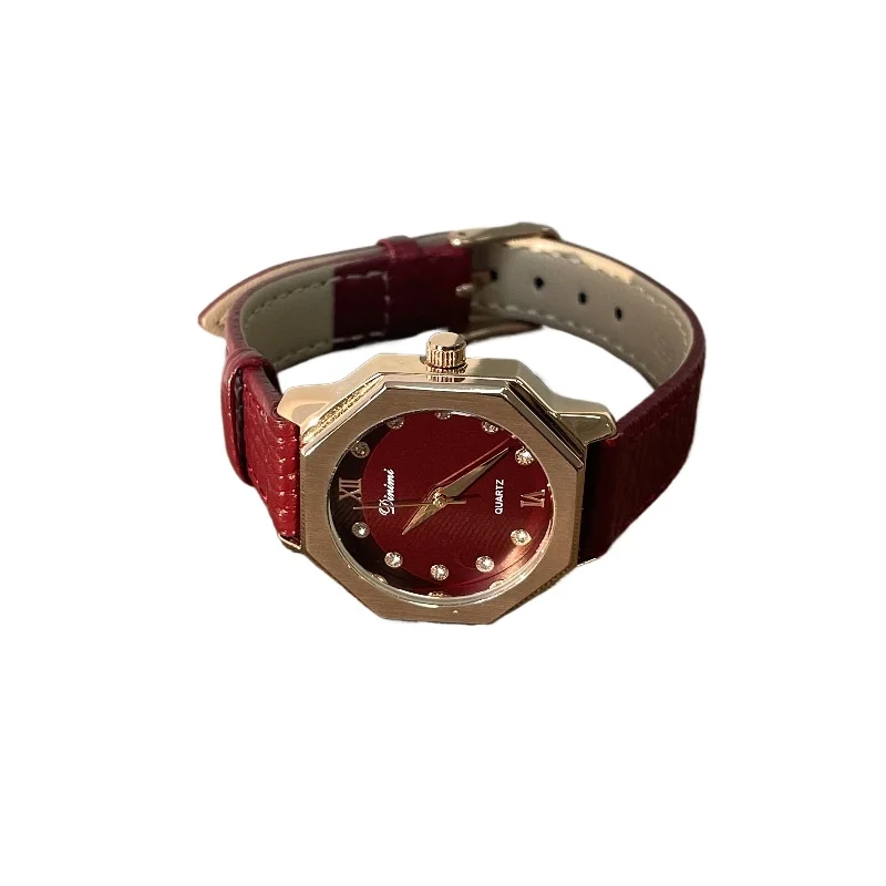 Workplace red watch Female students only look at the time Exam special high-value light luxury women's watch
Workplace red watch Female students only look at the time Exam special high-value light luxury women's watch