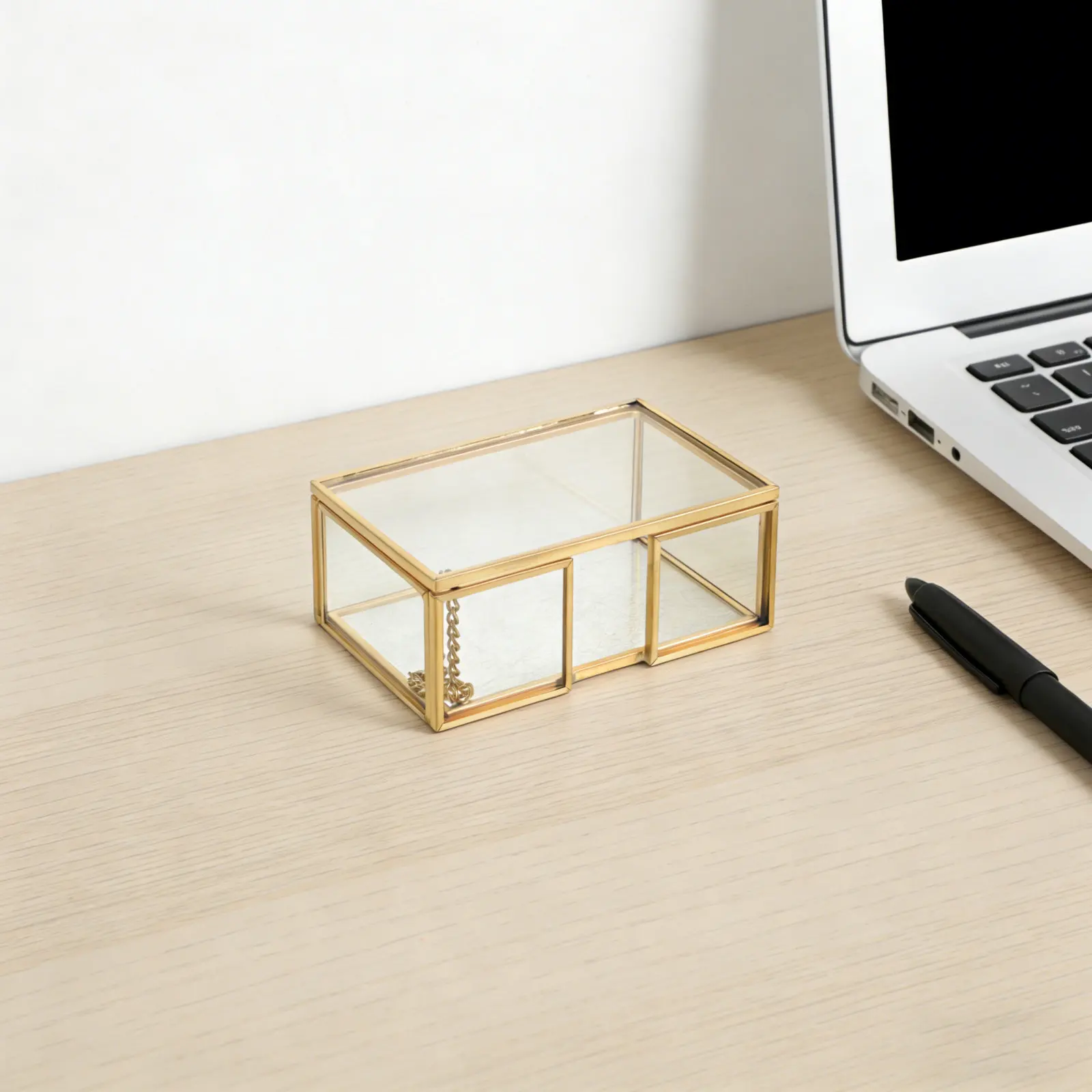 Подставка для визиток из латуни: Элегантный стеклянный дисплей для офиса и дома, винтажный золотой металлический органайзер для рабочего стола руководителя
Подставка для визиток из латуни: Элегантный стеклянный дисплей для офиса и дома, винтажный золотой металлический органайзер для рабочего стола руководителя