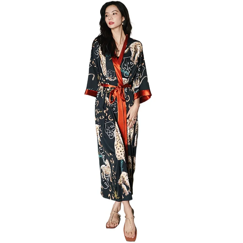 Women's Summer Large Size Ice Silk Light Luxury Nightgown Bathrobe Cool Loungewear Smooth and Soft Robes Satin Chiffon Pajamas
Women's Summer Large Size Ice Silk Light Luxury Nightgown Bathrobe Cool Loungewear Smooth and Soft Robes Satin Chiffon Pajamas