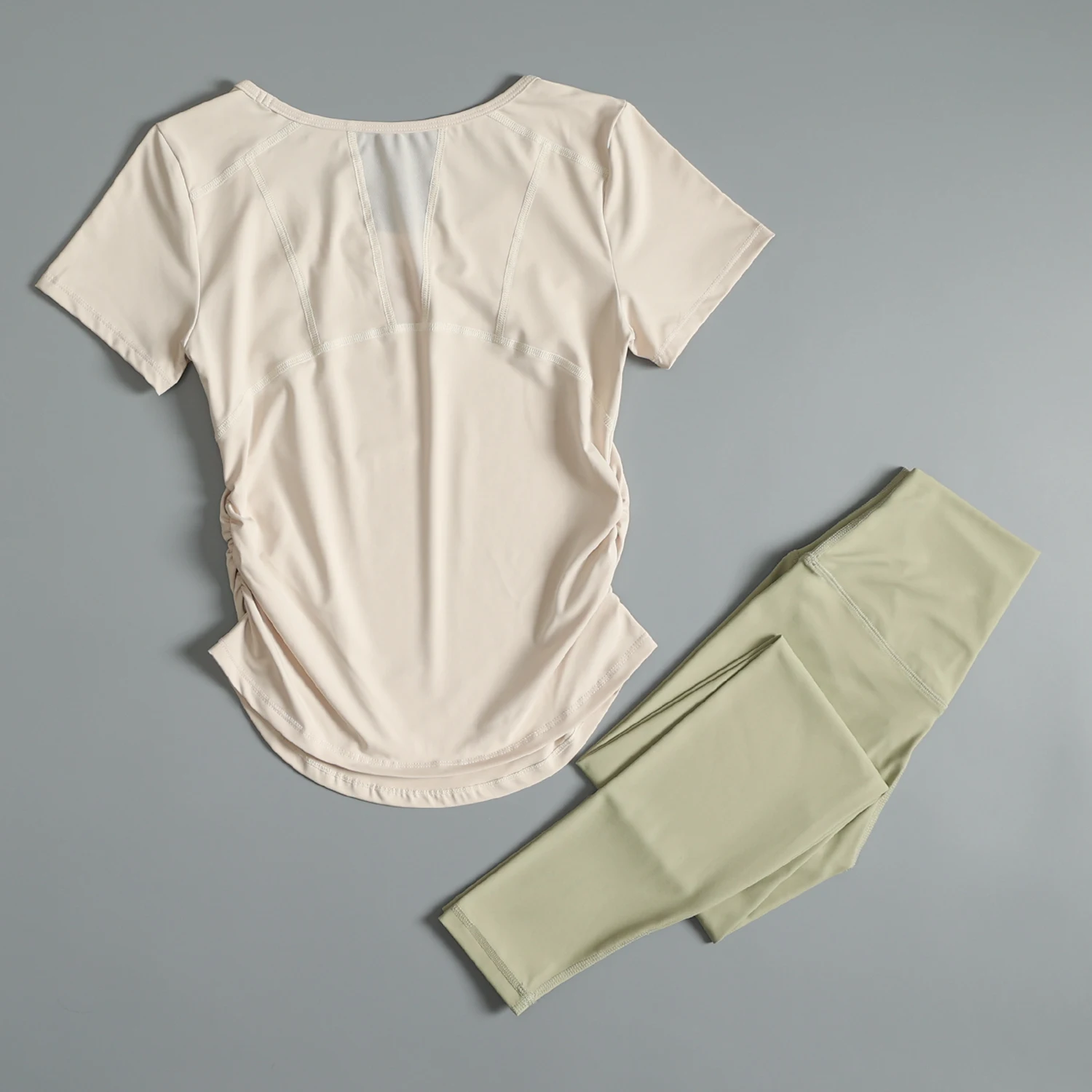 Morning jogging suit for women in summer new style gym training yoga quick-drying suit high waist nude sense sports cycling
Morning jogging suit for women in summer new style gym training yoga quick-drying suit high waist nude sense sports cycling