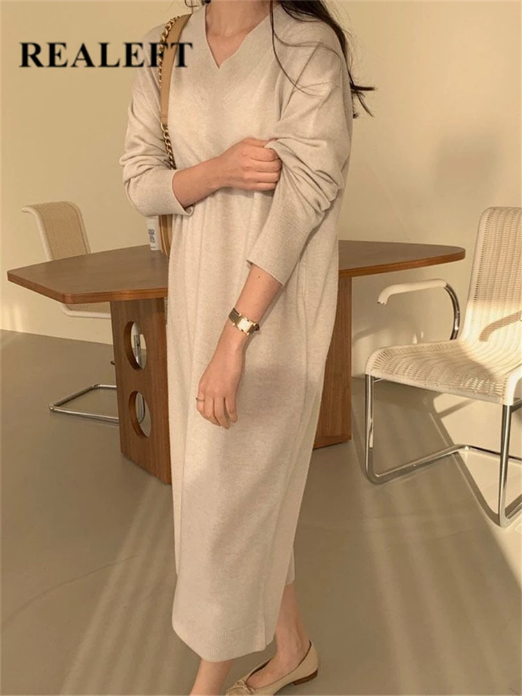 REALEFT Autumn Winter Women's Sweater Dresses 2022 New Long Sleeve V-Neck Solid Warm Knitted Casual Loose Long Dress Female
REALEFT Autumn Winter Women's Sweater Dresses 2022 New Long Sleeve V-Neck Solid Warm Knitted Casual Loose Long Dress Female
