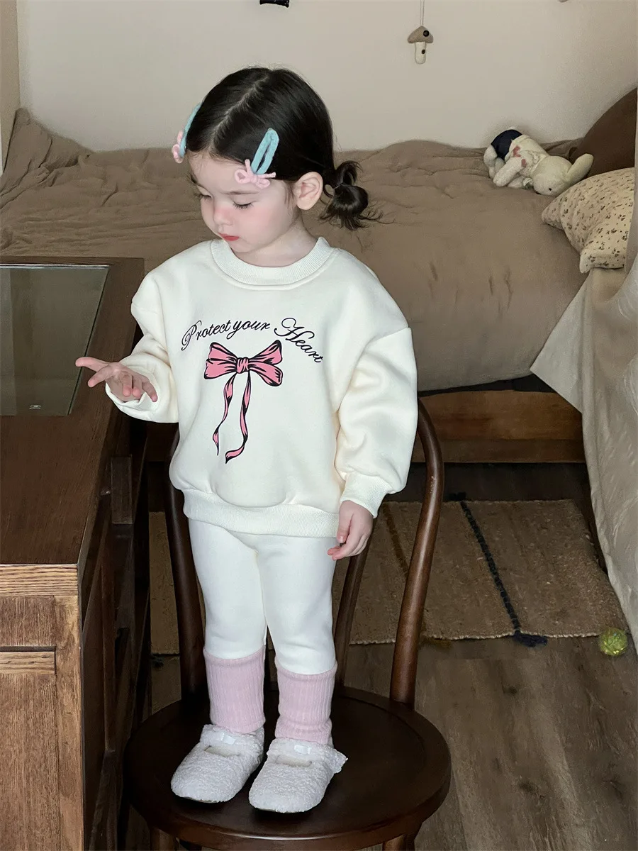 2024 Winter New Baby Long Sleeve Fleece Sweatshirt Cute Bow Print Infant Girls Plus Velvet Thick Pullover Toddler Warm Clothes
2024 Winter New Baby Long Sleeve Fleece Sweatshirt Cute Bow Print Infant Girls Plus Velvet Thick Pullover Toddler Warm Clothes