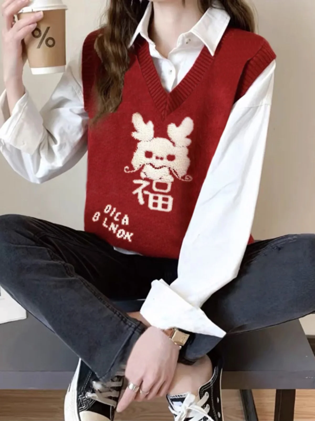 Red Knitted Sweater Vest Women's Fashion Versatile Autumn Winter New Year Dragon Year Inner Wear V Neck No Button Other Material
Red Knitted Sweater Vest Women's Fashion Versatile Autumn Winter New Year Dragon Year Inner Wear V Neck No Button Other Material