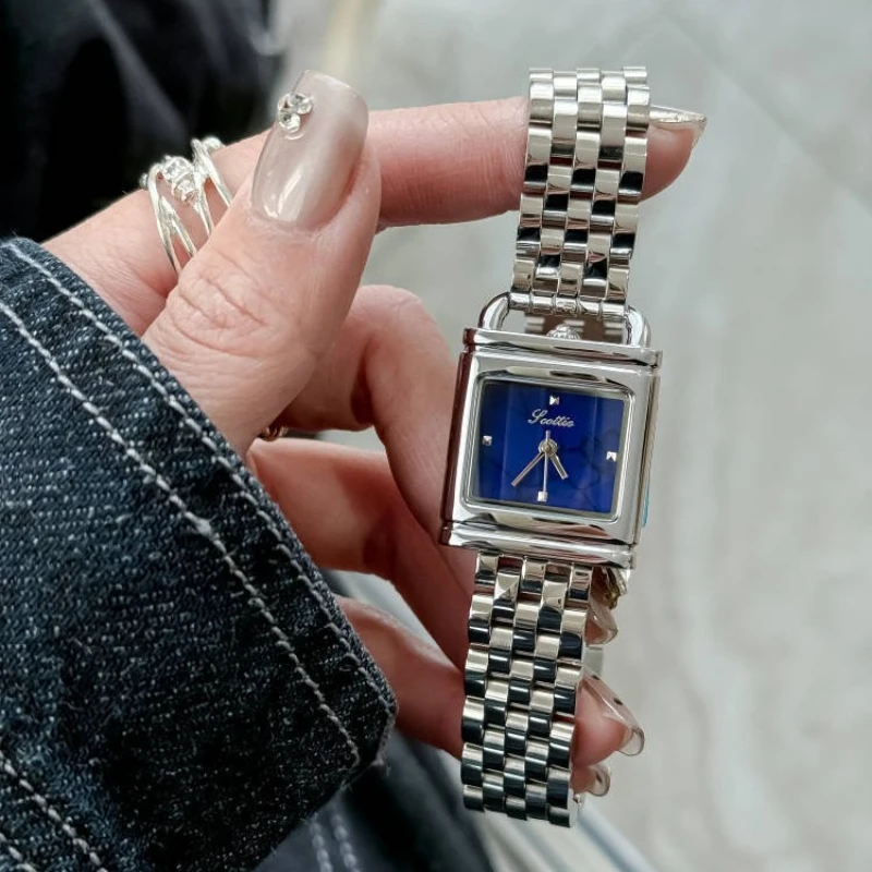Creative Square Lock Women's Watch Fashion Steel Strap Leather Waterproof Wristwatch Top Japanese Movement Ladies Watch
Creative Square Lock Women's Watch Fashion Steel Strap Leather Waterproof Wristwatch Top Japanese Movement Ladies Watch