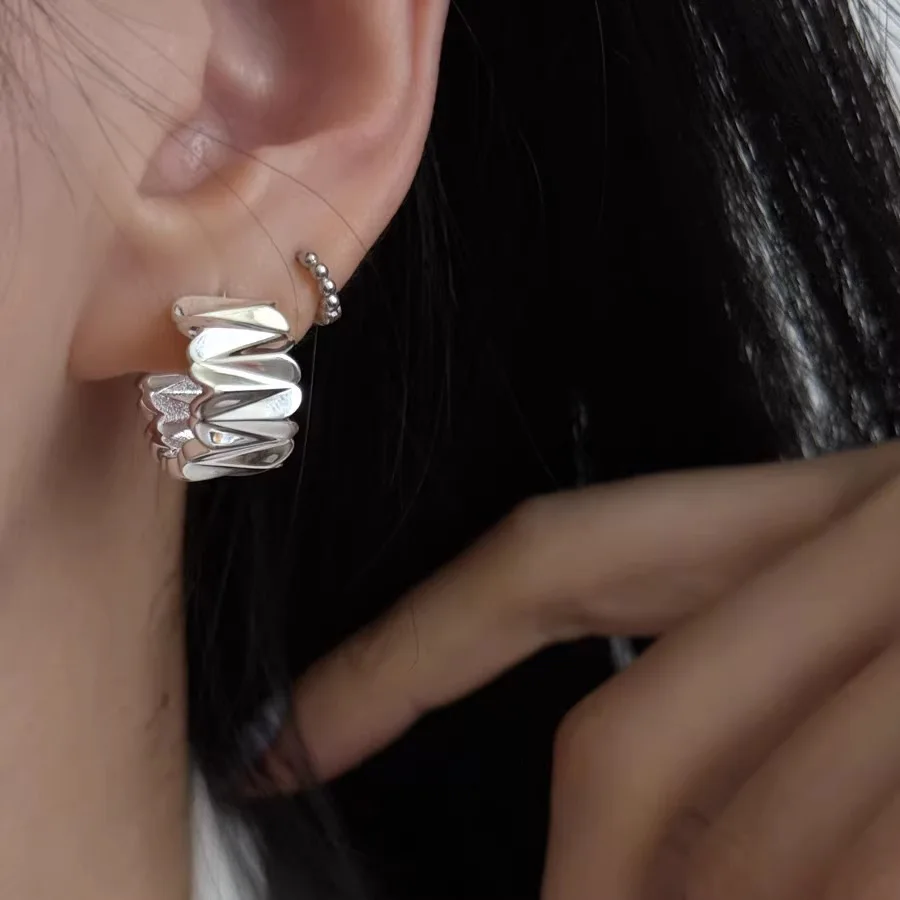 VENTFILLE 925 Sterling Silver Irregular Earring for Women Texture Wide Punk Design Ins Versatile Jewelry Gift Dropshipping
VENTFILLE 925 Sterling Silver Irregular Earring for Women Texture Wide Punk Design Ins Versatile Jewelry Gift Dropshipping
