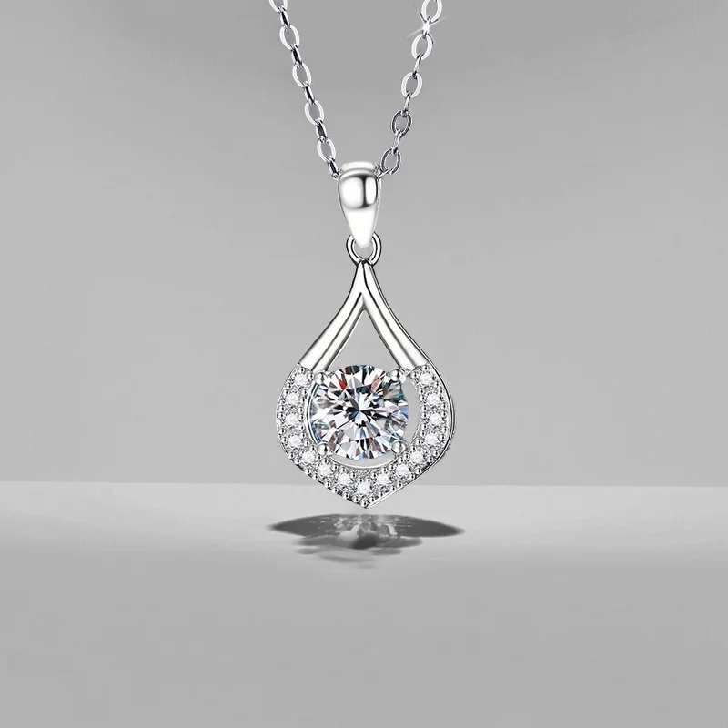1CT D Color Moissanite Water Drop Pendant S925 Sterling Silver Luxury Korean Style GBA Certified Women's Jewelry Free Gift Box
1CT D Color Moissanite Water Drop Pendant S925 Sterling Silver Luxury Korean Style GBA Certified Women's Jewelry Free Gift Box
