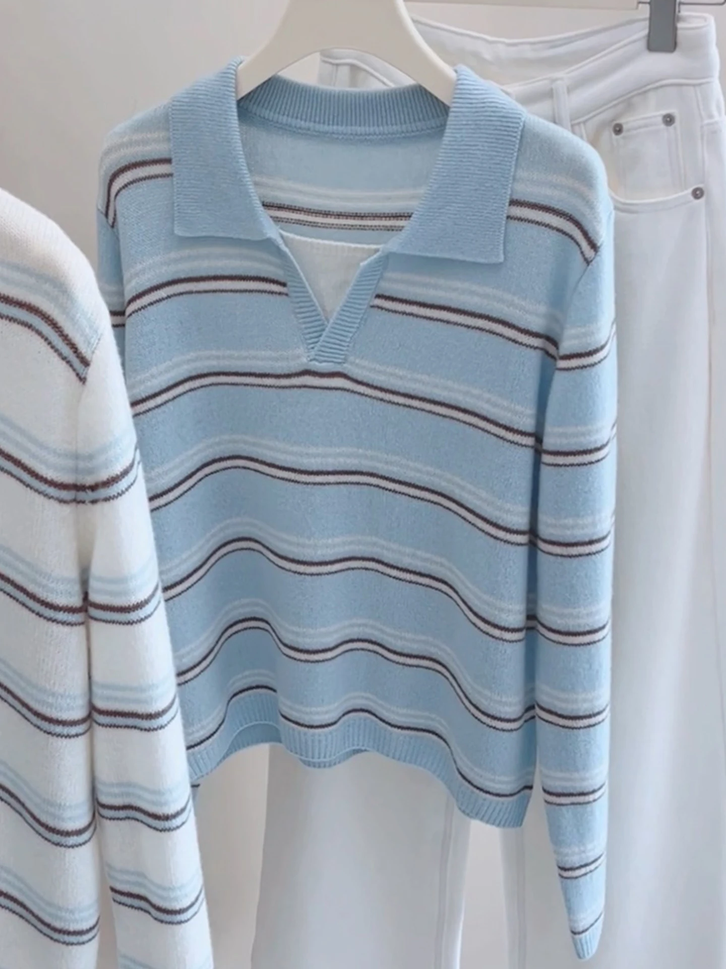 Blue Gentle Striped Knitwear Long Sleeve Turn-down Collar Sweater Autumn Fashion Lazy Top Women's Loose Style Commute Style
Blue Gentle Striped Knitwear Long Sleeve Turn-down Collar Sweater Autumn Fashion Lazy Top Women's Loose Style Commute Style