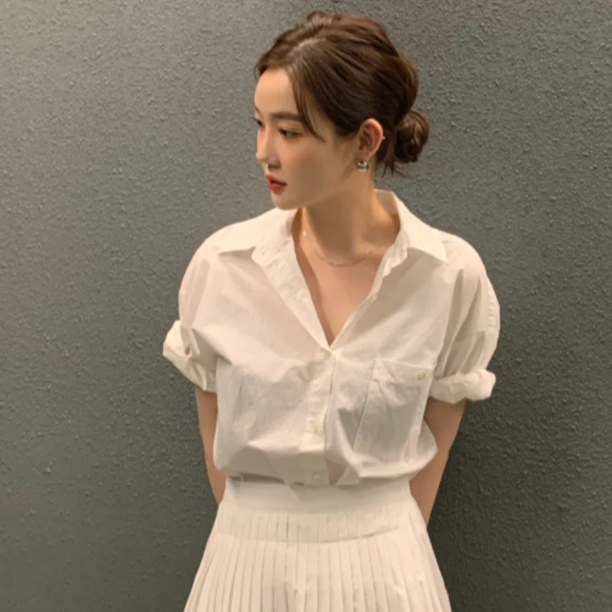 Chic Summer Loose Fit Pure Color Short Sleeve Shirt Single Button Turn-down Collar Versatile Slimming Top for Young Women
Chic Summer Loose Fit Pure Color Short Sleeve Shirt Single Button Turn-down Collar Versatile Slimming Top for Young Women