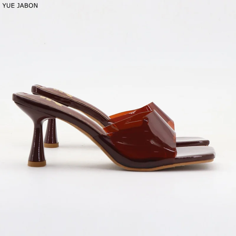 Прозрачные женские туфли-мюли на среднем каблуке, удобные, новые, летние, модные, стильные шлепанцы
Прозрачные женские туфли-мюли на среднем каблуке, удобные, новые, летние, модные, стильные шлепанцы