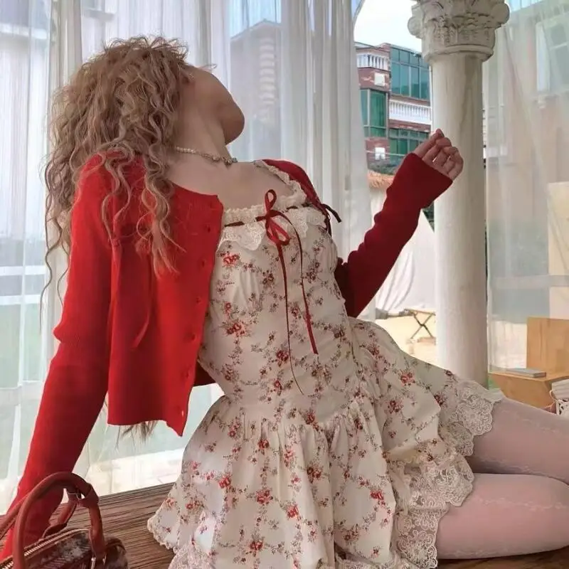 Cute Girl Sweet Floral Dress Set Woman Korean Red Short Cardigan Elegant Lace Mini Skirt Two-Piece Set Fashion Suspender Dress
Cute Girl Sweet Floral Dress Set Woman Korean Red Short Cardigan Elegant Lace Mini Skirt Two-Piece Set Fashion Suspender Dress