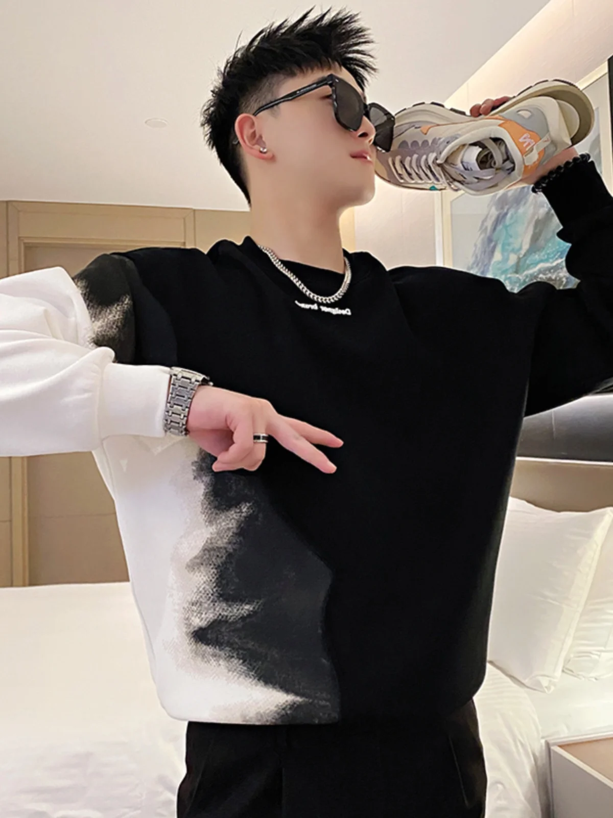 Men's Long Sleeve Embroidered Letter Sweatshirt Casual Style Trendy Brand Gradient Color T-Shirt New 2026 Heavyweight Leisure...
Men's Long Sleeve Embroidered Letter Sweatshirt Casual Style Trendy Brand Gradient Color T-Shirt New 2026 Heavyweight Leisure...