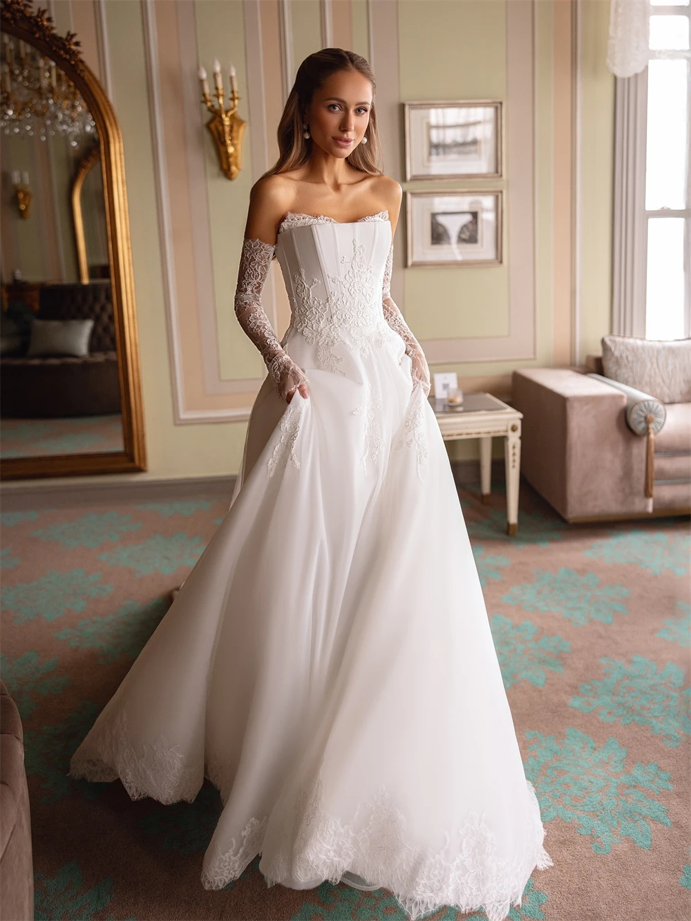 Customized Dreamy White Organza Wedding Dress Elegant Strapless Sleeveless Bridal Gown Modern A-Line Chapel Train Robe de mariée 
Customized Dreamy White Organza Wedding Dress Elegant Strapless Sleeveless Bridal Gown Modern A-Line Chapel Train Robe de mariée