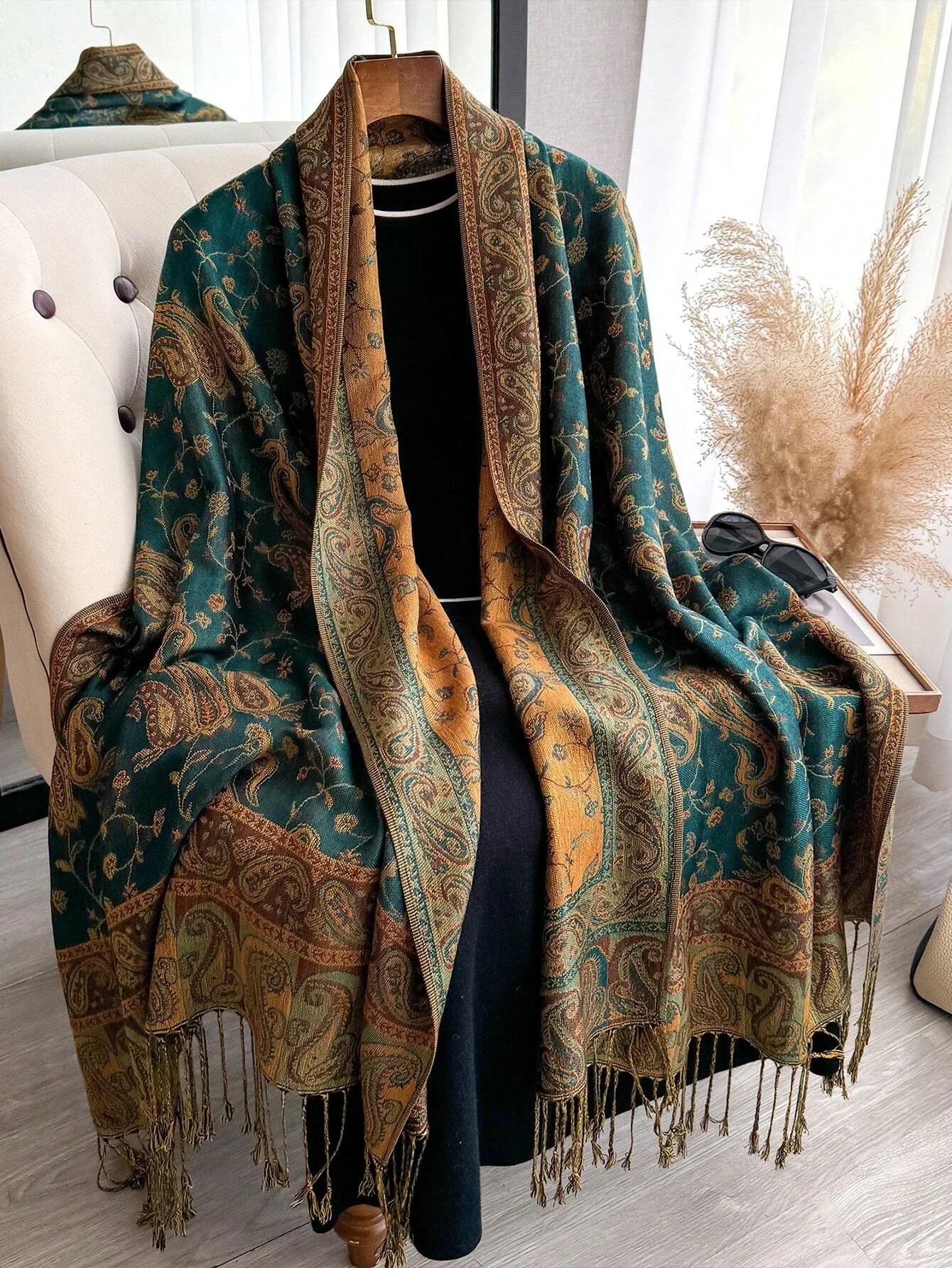 2025 New Pashmina Women Scarf Bohemia Paisley Shawl Wrap Paisley Jacquard Flowers Cashmere Classic Tassels 70X190cm
2025 New Pashmina Women Scarf Bohemia Paisley Shawl Wrap Paisley Jacquard Flowers Cashmere Classic Tassels 70X190cm