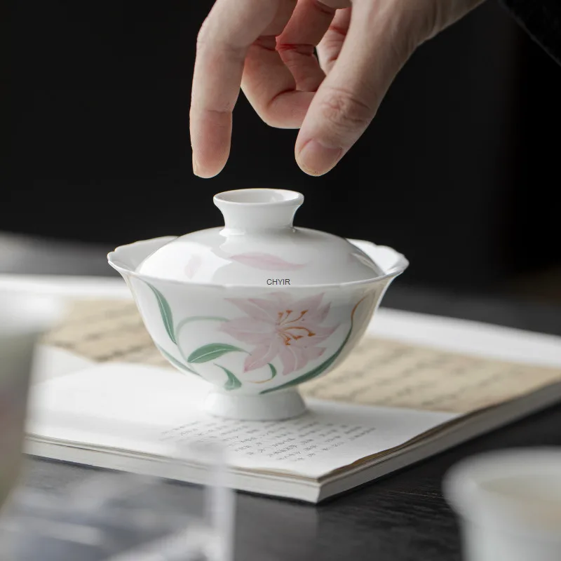 Hand Drawn Lily Flower Mouth Two Piece Covered Bowl Small Tea Cup Household Thin Body Ceramic Single Kung Fu Tea Set Small
Hand Drawn Lily Flower Mouth Two Piece Covered Bowl Small Tea Cup Household Thin Body Ceramic Single Kung Fu Tea Set Small