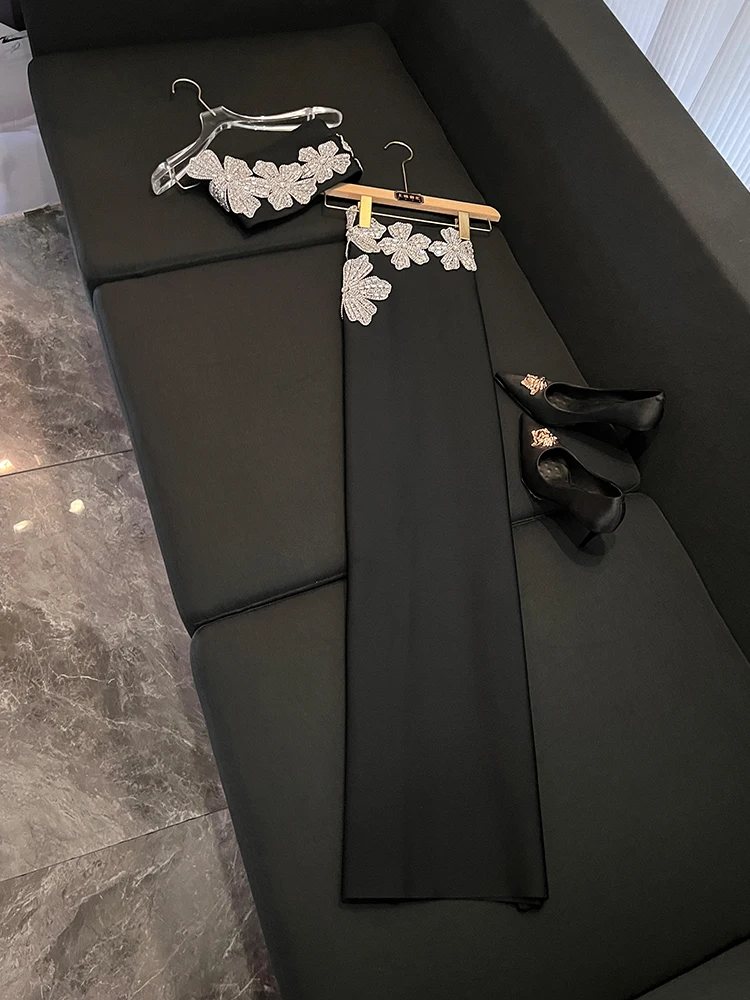 Ele Strapl Gown Set with Heavy Embroidery Bright Diamond Flower Decoration Slim Fit High End Feeling Autumn Winter New...
Ele Strapl Gown Set with Heavy Embroidery Bright Diamond Flower Decoration Slim Fit High End Feeling Autumn Winter New...