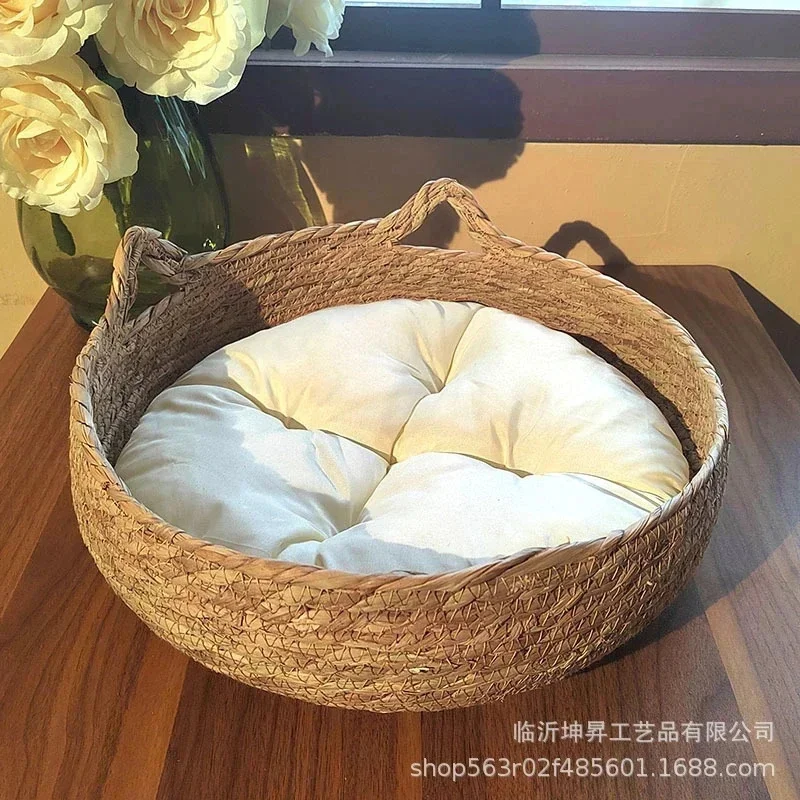 Плетеная корзина-лежанка для кошек из ротанга с мягкой подушкой, круглая, в форме пончика, уютное теплое и комфортное спальное место для кошек и собак
Плетеная корзина-лежанка для кошек из ротанга с мягкой подушкой, круглая, в форме пончика, уютное теплое и комфортное спальное место для кошек и собак