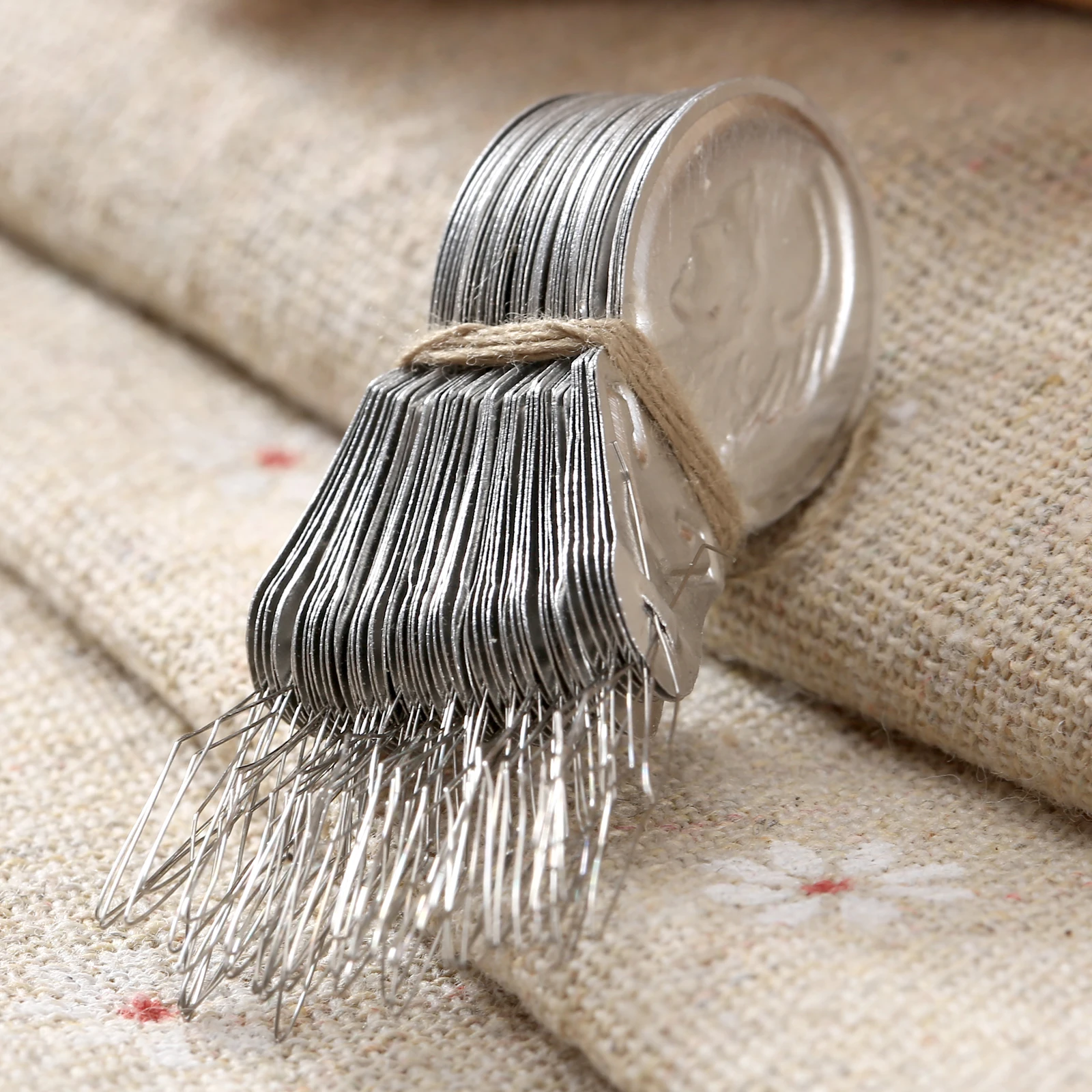 50pcs Silver Bow Wire Needle Threader Stitch Insertion Hand Machine Sewing Tool DIY
50pcs Silver Bow Wire Needle Threader Stitch Insertion Hand Machine Sewing Tool DIY