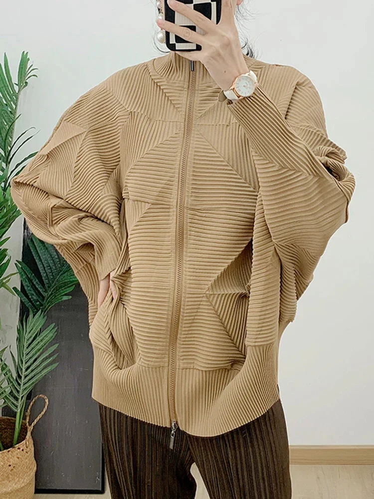 Pleated Solid Color Women's Jackets Stand Collar Double Zipper Design Coat Fashion 2025 Spring New Clothing 2AA5114
Pleated Solid Color Women's Jackets Stand Collar Double Zipper Design Coat Fashion 2025 Spring New Clothing 2AA5114