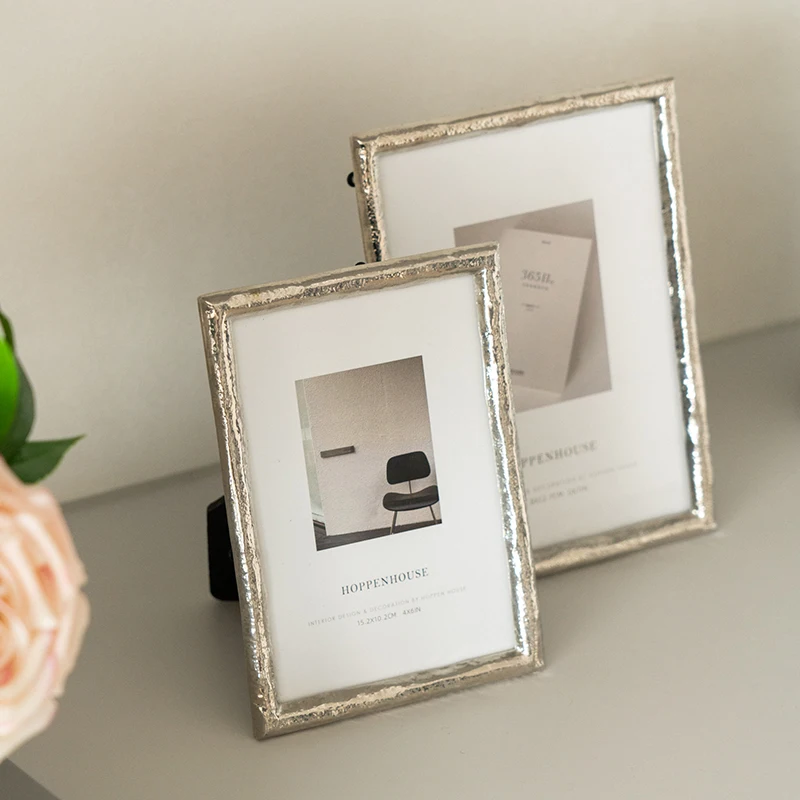 6-Inch personalized photo frame, table washing photo light luxury simple silver American decoration ornament 7-inch photo frame
6-Inch personalized photo frame, table washing photo light luxury simple silver American decoration ornament 7-inch photo frame
