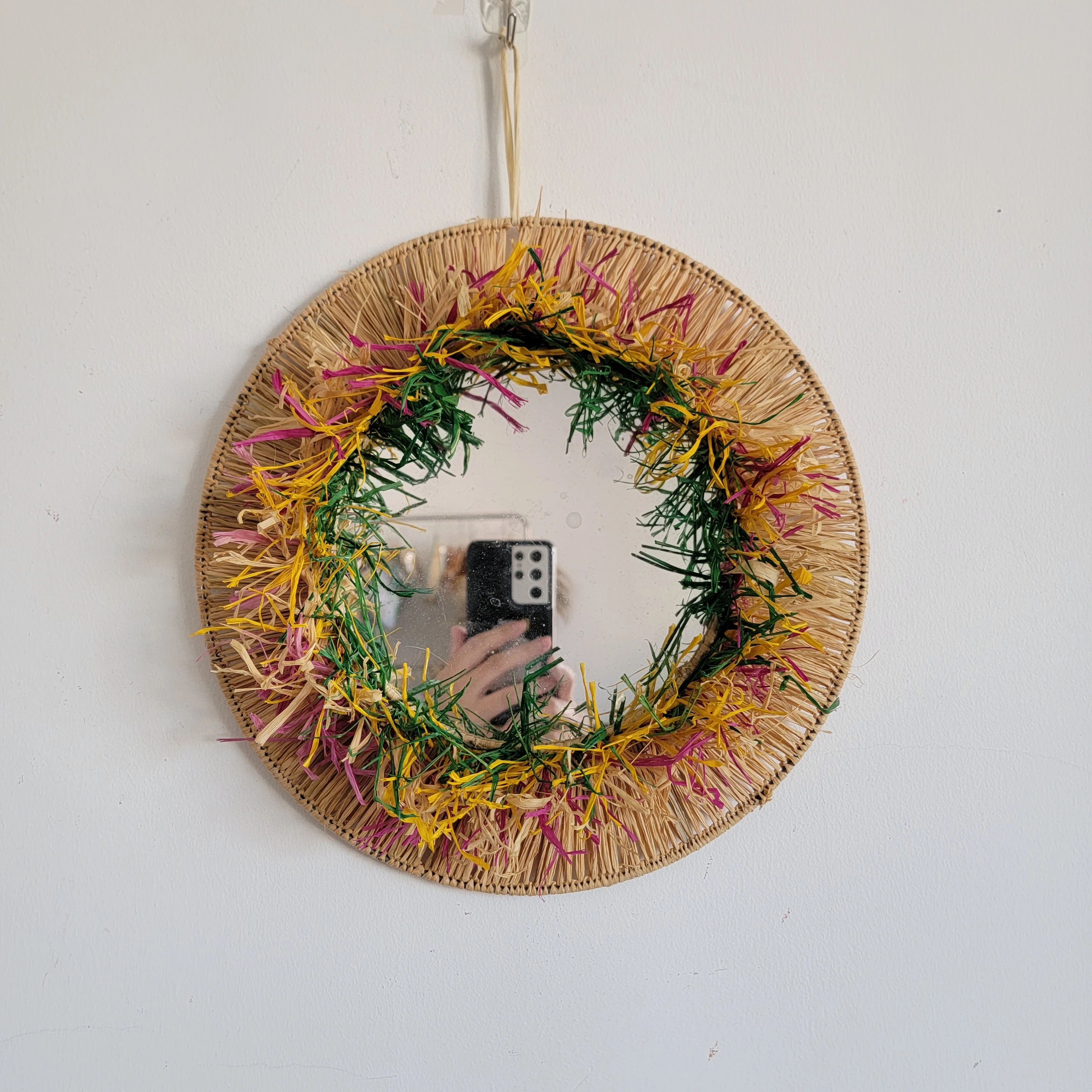 HOME DECOR 3D COLOURFUL MIRROR natural fiber MIRROR-HANDMADE -WALL DECORATION-MIRROR
HOME DECOR 3D COLOURFUL MIRROR natural fiber MIRROR-HANDMADE -WALL DECORATION-MIRROR