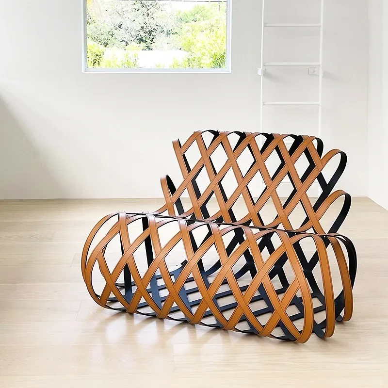 High-end sales office light luxury art saddle leather single backrest leisure chair
High-end sales office light luxury art saddle leather single backrest leisure chair