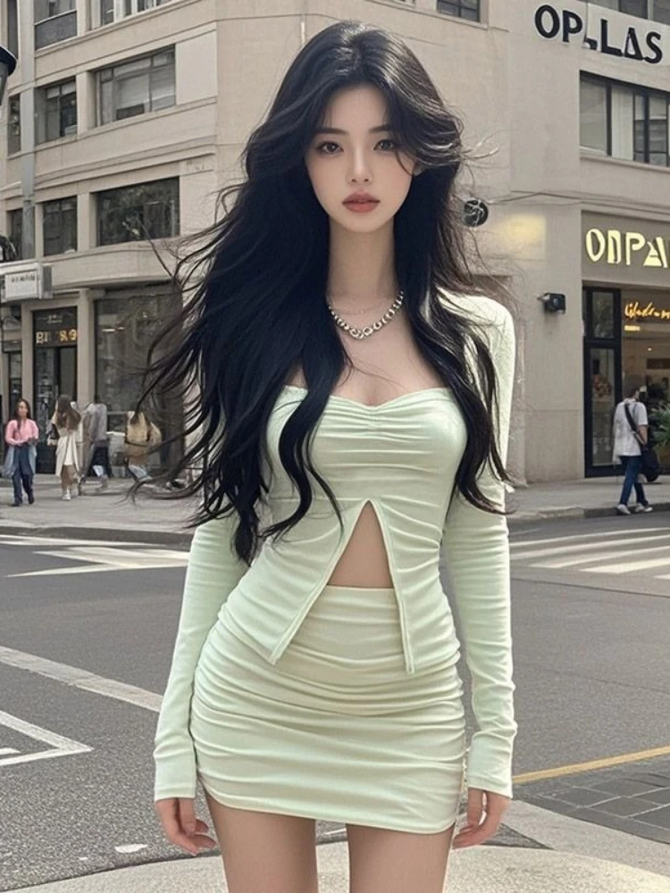 2025 Autumn Sexy 2 Piece Sets Harajuku Womens Square Collar Slim Fit Split Crop Tops + Pleated Mini Skirts Y2k Aesthetic Suit
2025 Autumn Sexy 2 Piece Sets Harajuku Womens Square Collar Slim Fit Split Crop Tops + Pleated Mini Skirts Y2k Aesthetic Suit