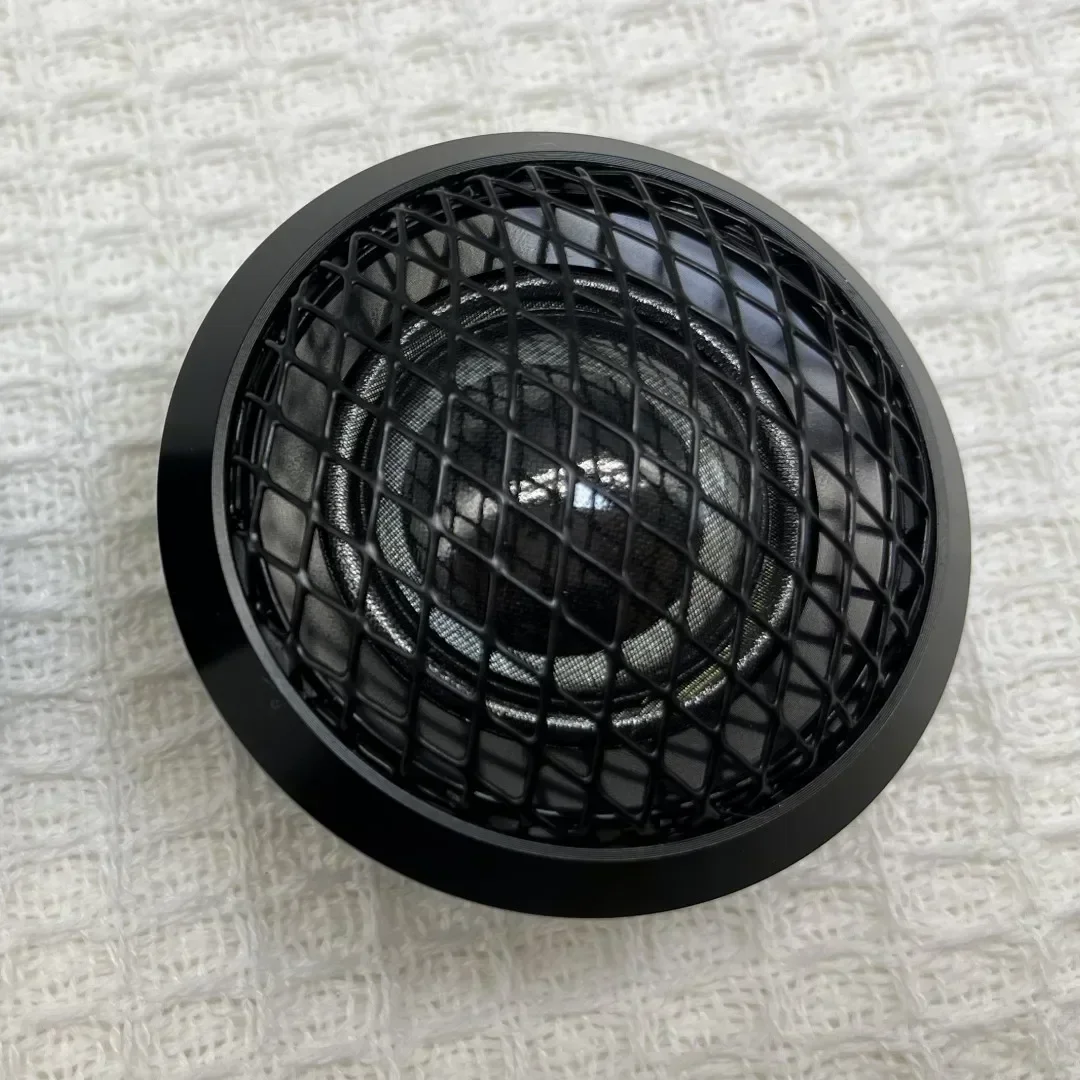 2PCS High Quality Fever 1.15inch Neodymium Polymide Dome Speaker Impedence: 4 Ohm 130 W High-power Modified Car Tweeter.
2PCS High Quality Fever 1.15inch Neodymium Polymide Dome Speaker Impedence: 4 Ohm 130 W High-power Modified Car Tweeter.